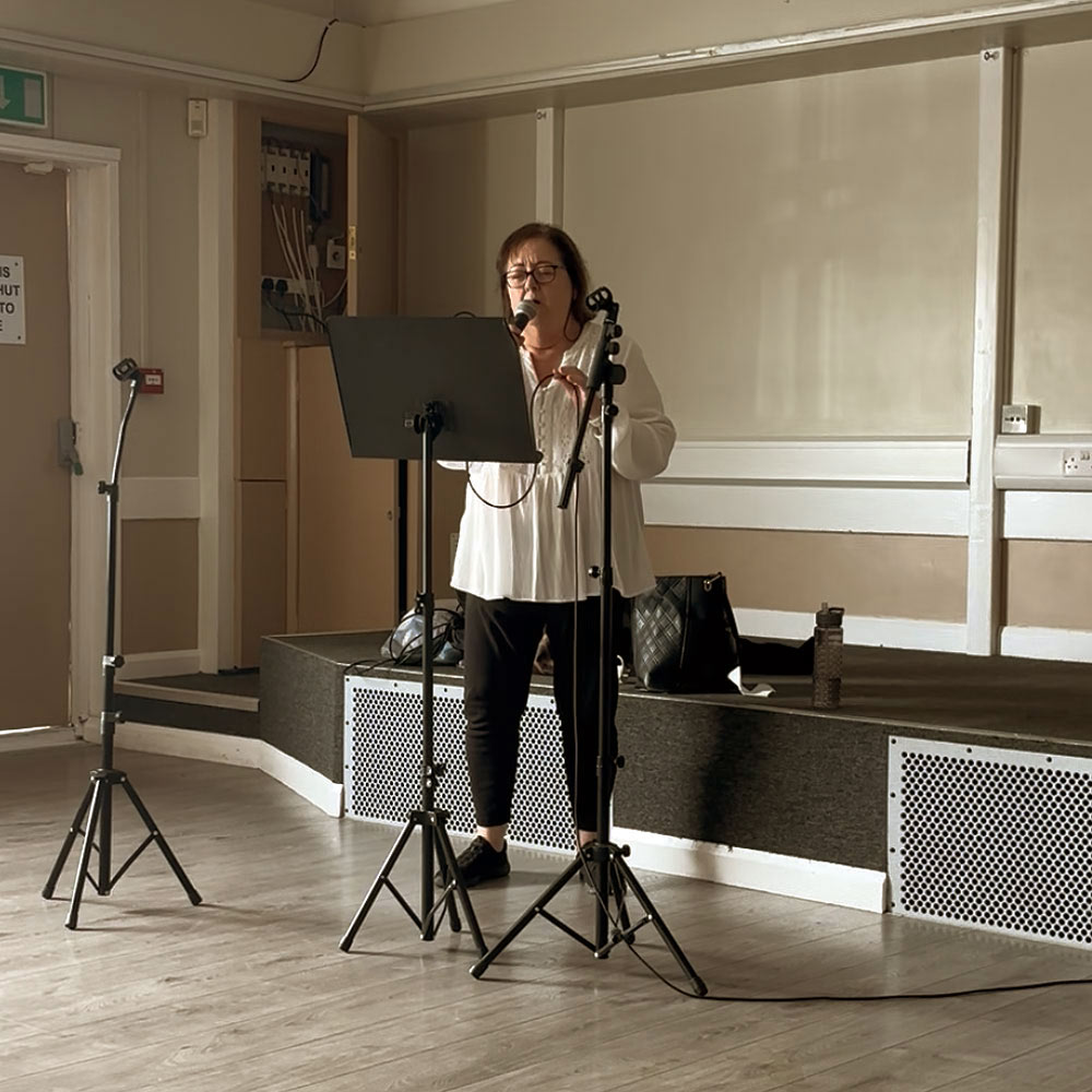 Amy J Woodhouse - Singing Teacher & Vocal Coach